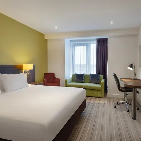 Holiday Inn Huntingdon Racecourse By Ihg Exterior photo